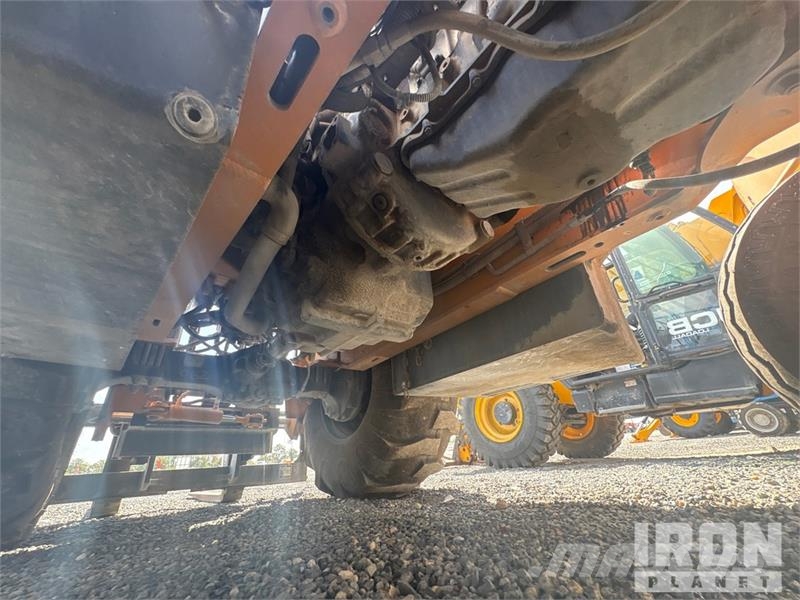 CASE 586H Vanterenski viljuškar