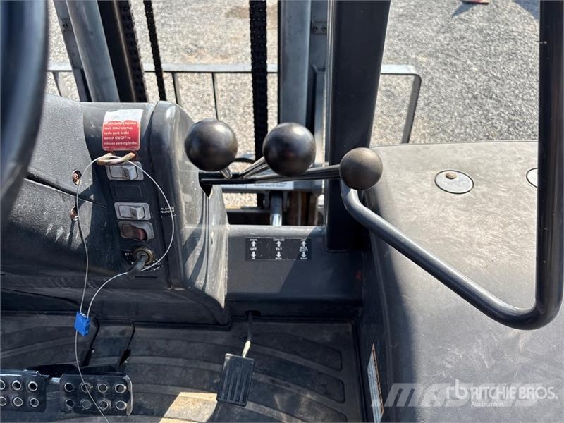 CASE 586H 6000 lb 4x2 Rough Terrain Forklift Arazi tipi forklift