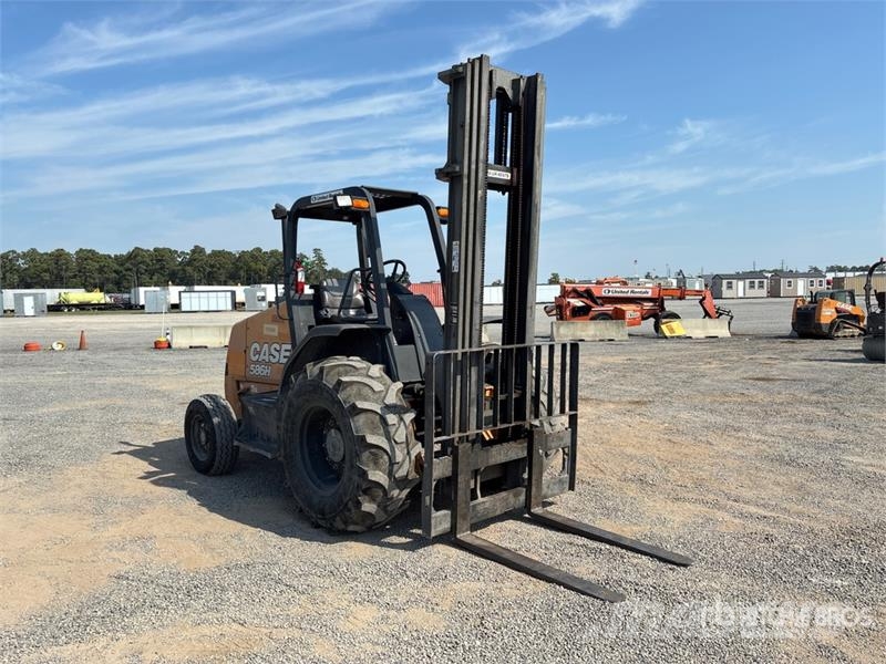 CASE 586H 6000 lb 4x2 Rough Terrain Forklift Arazi tipi forklift