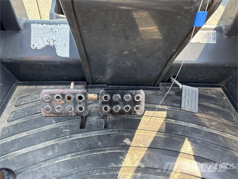 CASE 586H 6000 lb 4x2 Rough Terrain Forklift Arazi tipi forklift