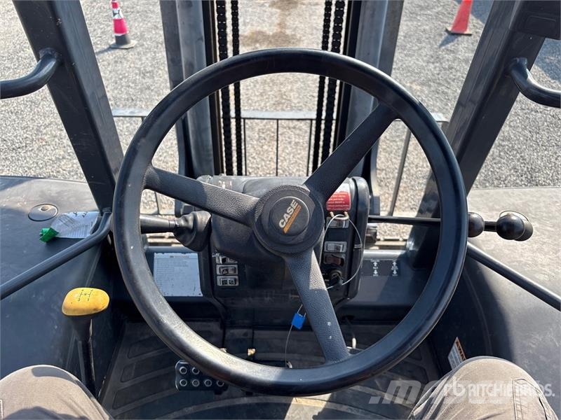 CASE 586H 6000 lb 4x2 Rough Terrain Forklift Arazi tipi forklift