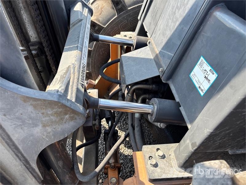 CASE 586H 6000 lb 4x2 Rough Terrain Forklift Arazi tipi forklift