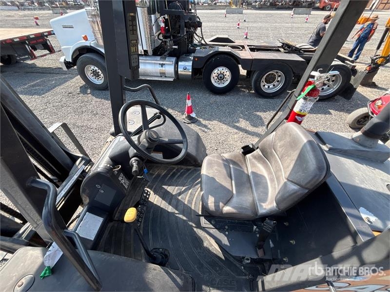 CASE 586H 6000 lb 4x2 Rough Terrain Forklift Arazi tipi forklift