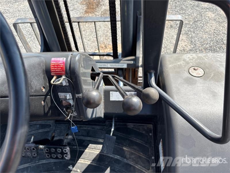 CASE 586H 6000 lb 4x2 Rough Terrain Forklift Arazi tipi forklift