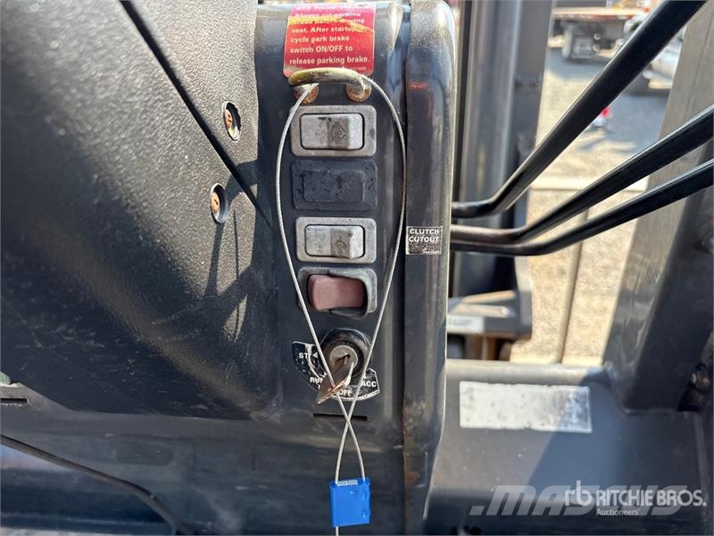 CASE 586H 6000 lb 4x2 Rough Terrain Forklift Arazi tipi forklift