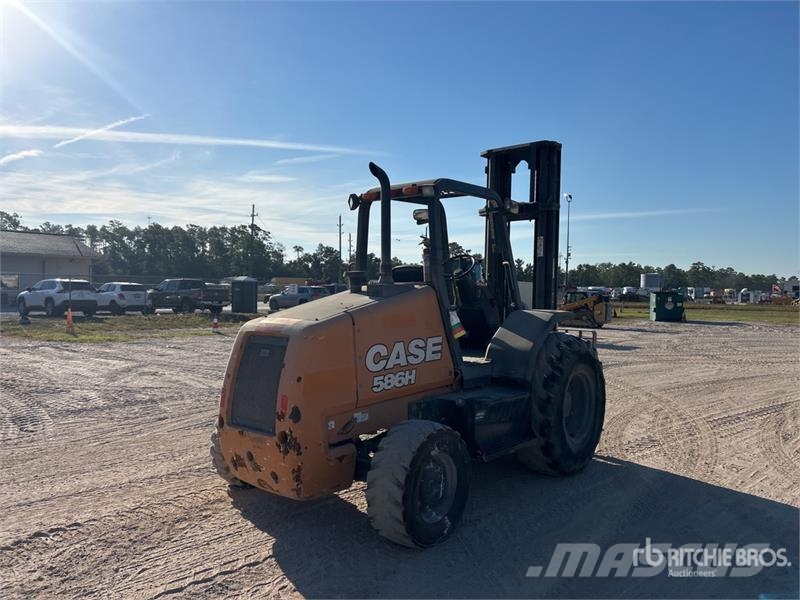 CASE 586H 6000 lb 4x4 Rough Terrain Forklift Terenski viličar