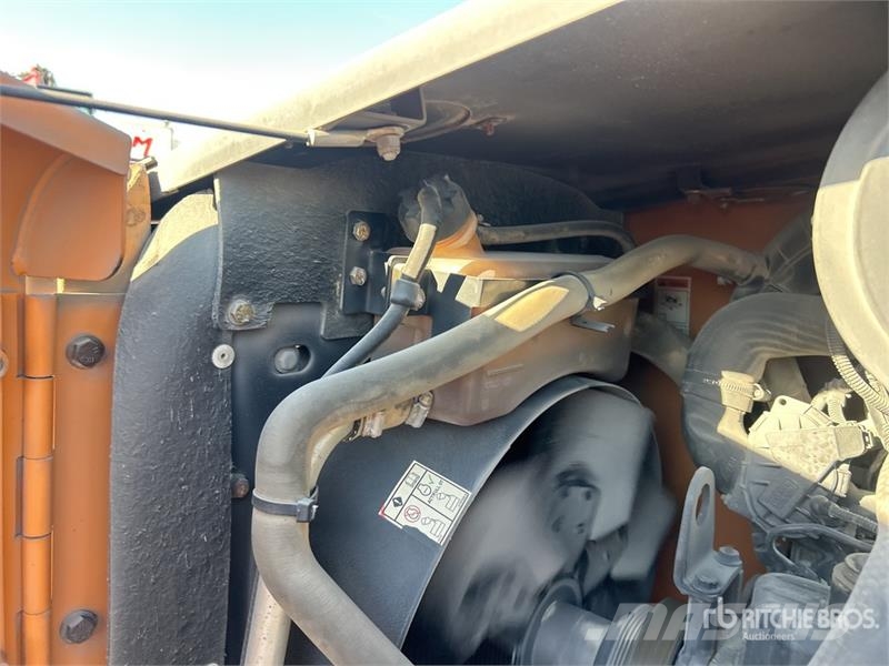 CASE 586H 6000 lb 4x4 Rough Terrain Forklift Terenski viličar