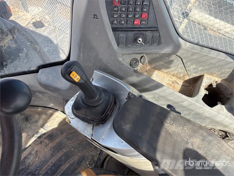 CASE 621G Wheel Loader Gumikerekes homlokrakodók