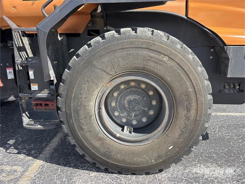 CASE 621G Wheel Loader Gumikerekes homlokrakodók