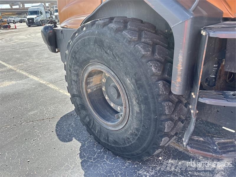 CASE 621G Wheel Loader Gumikerekes homlokrakodók