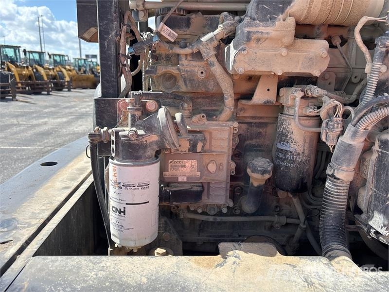 CASE 621G Wheel Loader Gumikerekes homlokrakodók