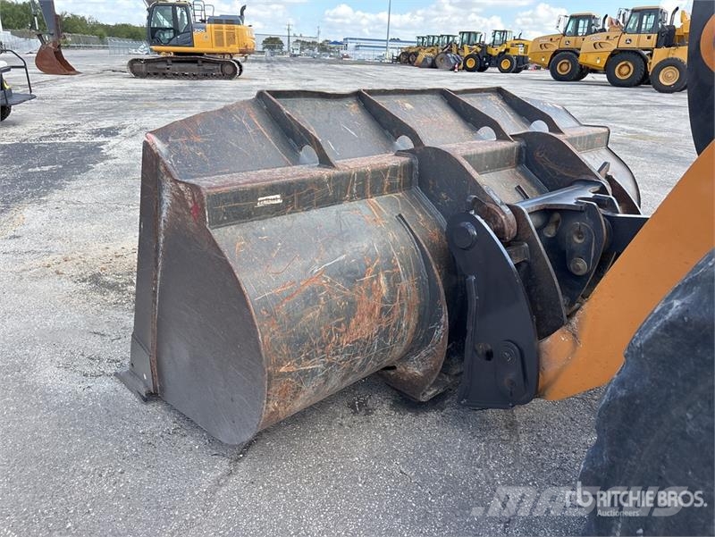 CASE 621G Wheel Loader Gumikerekes homlokrakodók