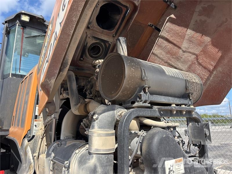 CASE 621G Wheel Loader Gumikerekes homlokrakodók