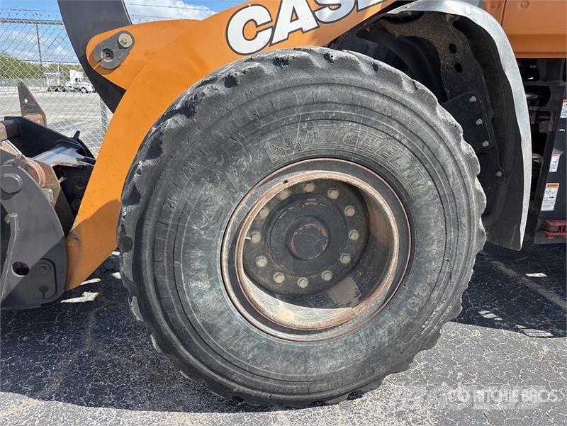 CASE 621G Wheel Loader Gumikerekes homlokrakodók