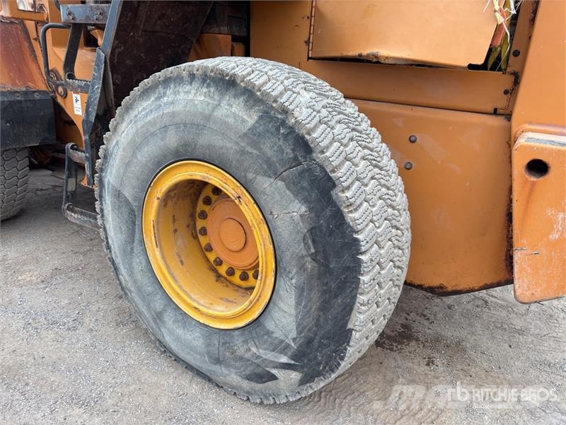 CASE 721C Wheel Loader Kolové nakladače