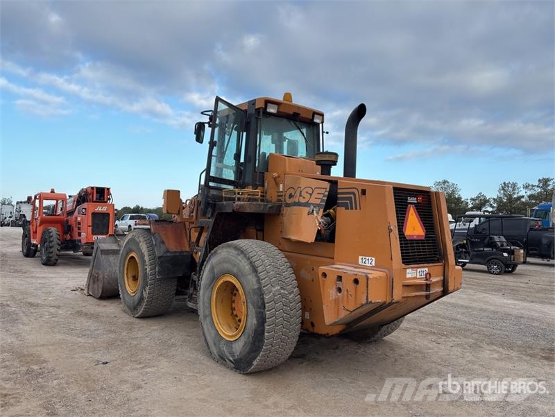 CASE 721C Wheel Loader Kolové nakladače