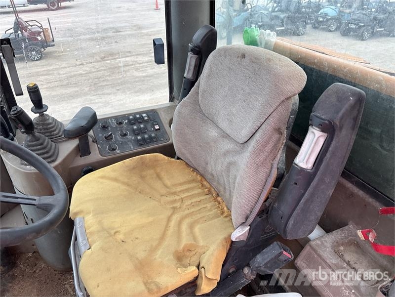 CASE 721C Wheel Loader Kolové nakladače