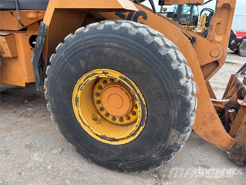 CASE 721C Wheel Loader Kolové nakladače