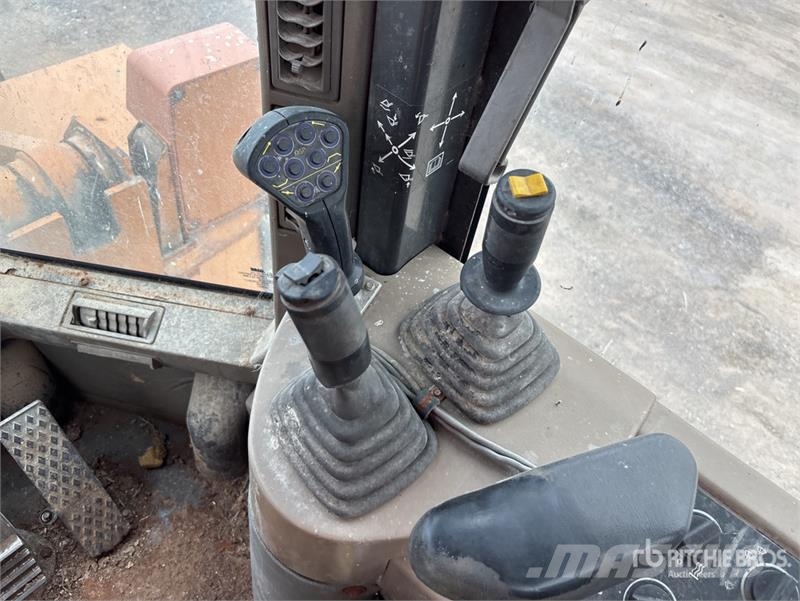 CASE 721C Wheel Loader Kolové nakladače