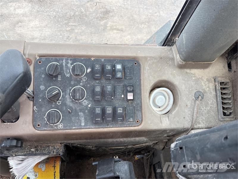 CASE 721C Wheel Loader Kolové nakladače
