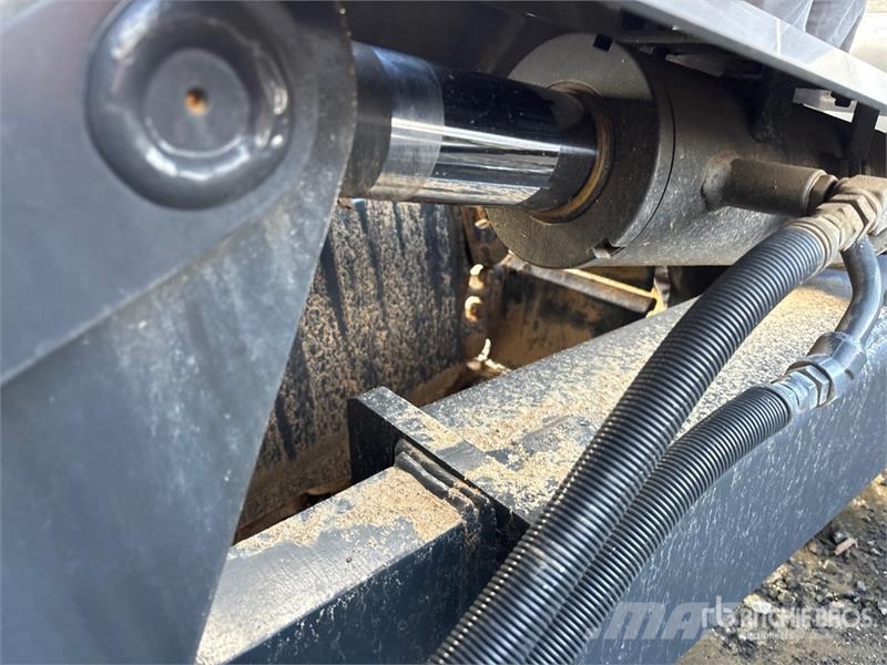 CASE CX140D Tracked Excavator Kāpurķēžu ekskavatori
