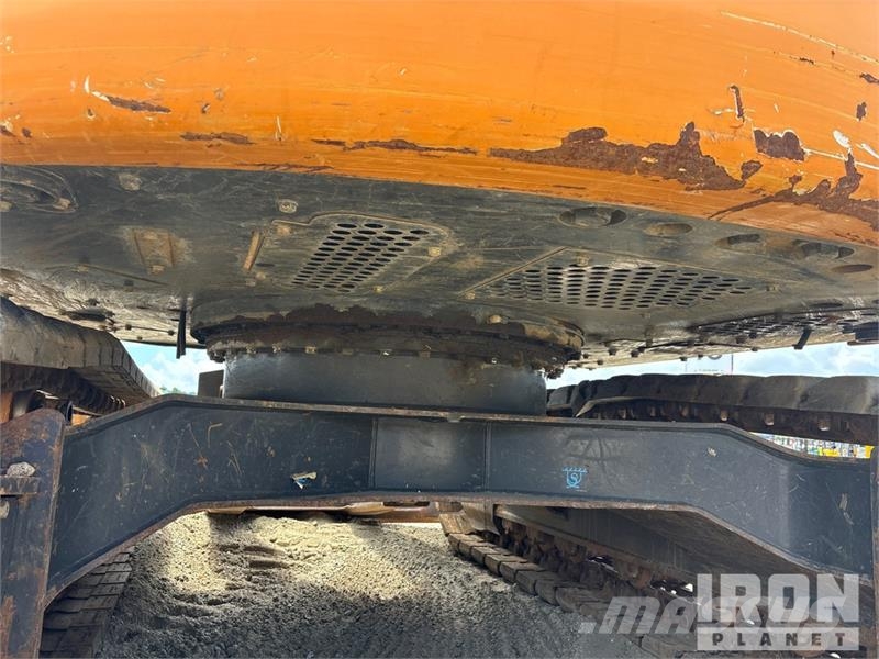 CASE CX145D SR Tracked Excavator 履带挖掘机