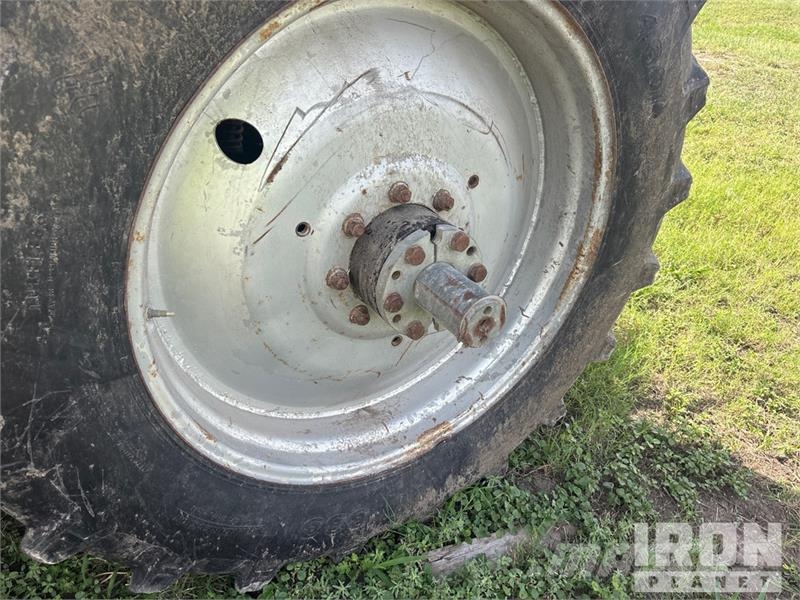 Case IH MXM140 Traktori