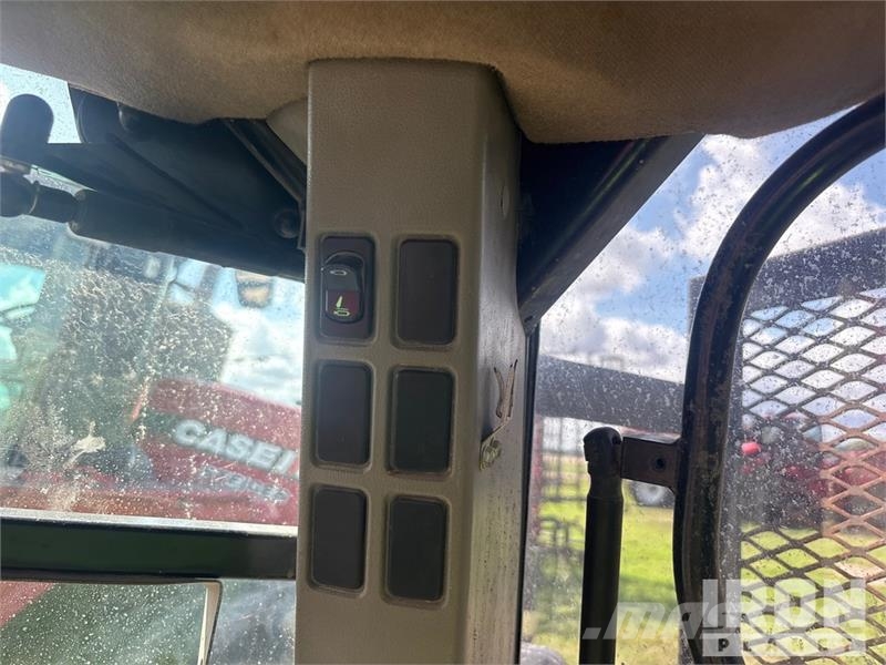Case IH MXM140 Traktori