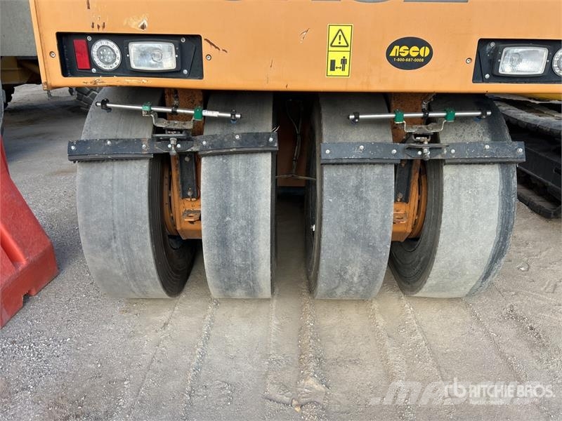 CASE PT240D 8 Wheel Pneumatic Roller Bandenwalsen