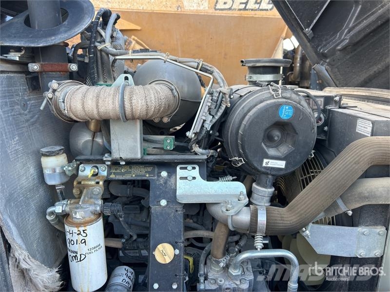 CASE PT240D 8 Wheel Pneumatic Roller Bandenwalsen