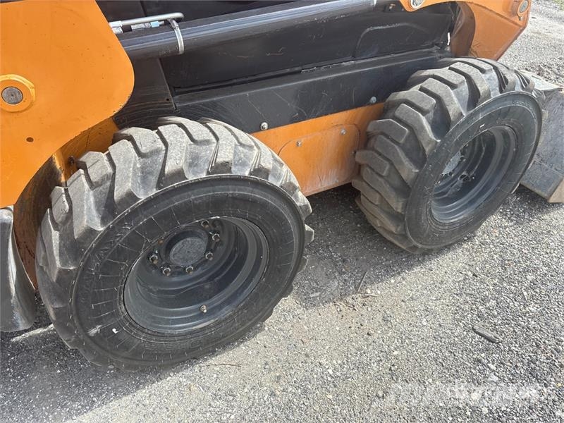 CASE SR210 Skid steer mini nakladalci