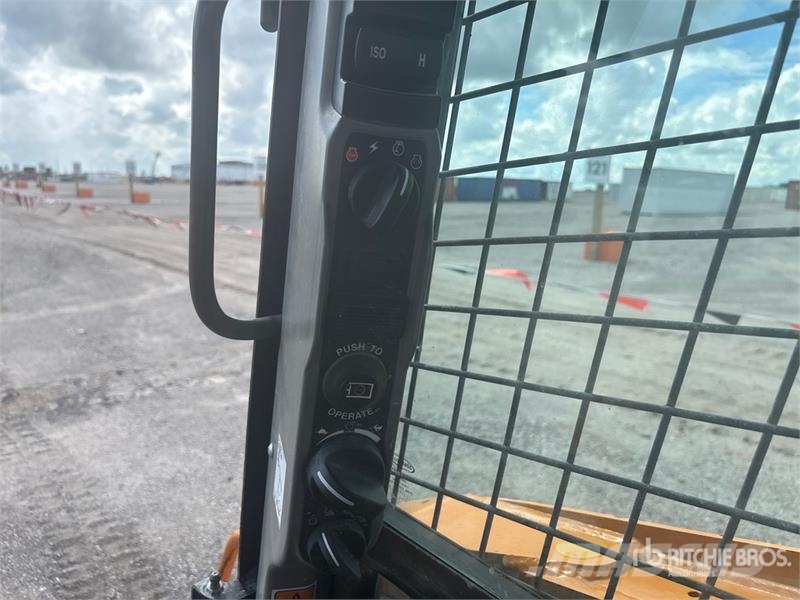CASE SR210 Skid steer mini nakladalci