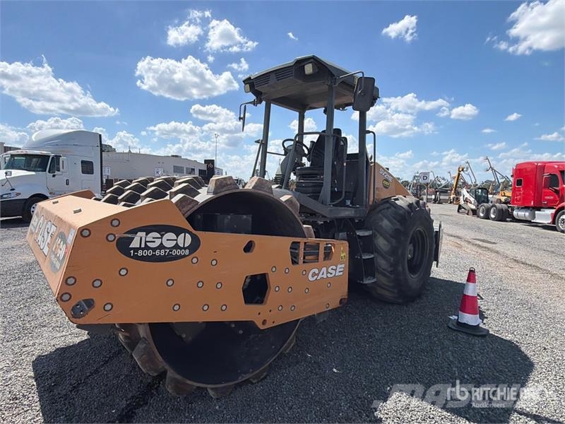 CASE SV211E Padfoot Drum Compactor Vieno būgno volai