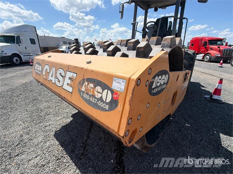 CASE SV211E Padfoot Drum Compactor Vieno būgno volai