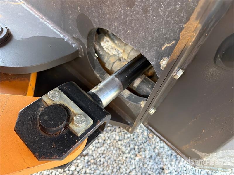CASE SV211E Padfoot Drum Compactor Vieno būgno volai