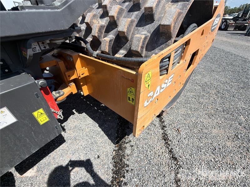 CASE SV211E Padfoot Drum Compactor Vieno būgno volai