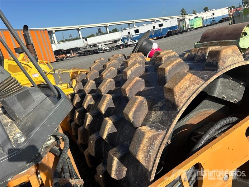 CASE SV211E Padfoot Drum Compactor Valjci sa jednim bubnjem
