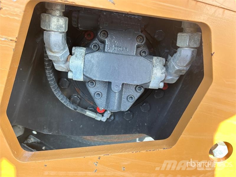 CASE SV211E Padfoot Drum Compactor Valjci sa jednim bubnjem