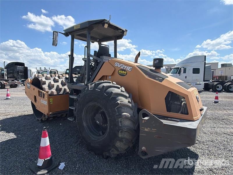 CASE SV211E Padfoot Drum Compactor Vieno būgno volai