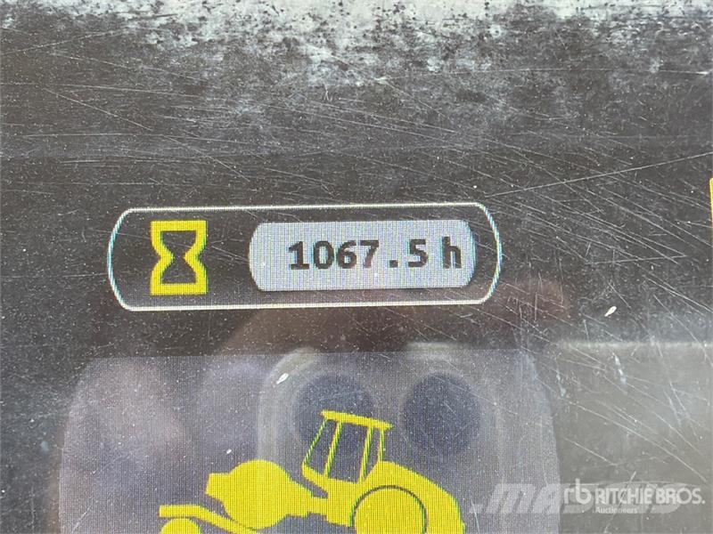 CASE SV211E Padfoot Drum Compactor Vieno būgno volai