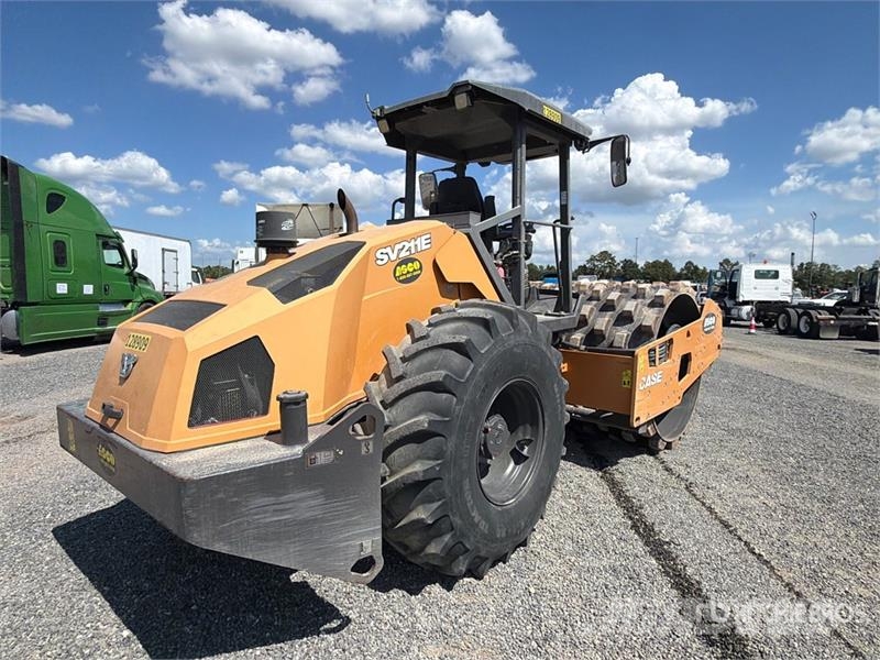 CASE SV211E Padfoot Drum Compactor Vieno būgno volai