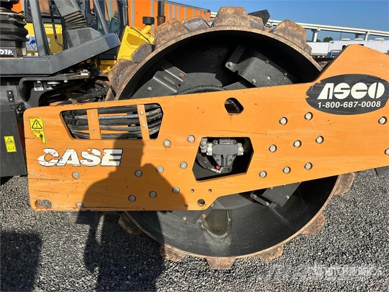 CASE SV211E Padfoot Drum Compactor Valjci sa jednim bubnjem