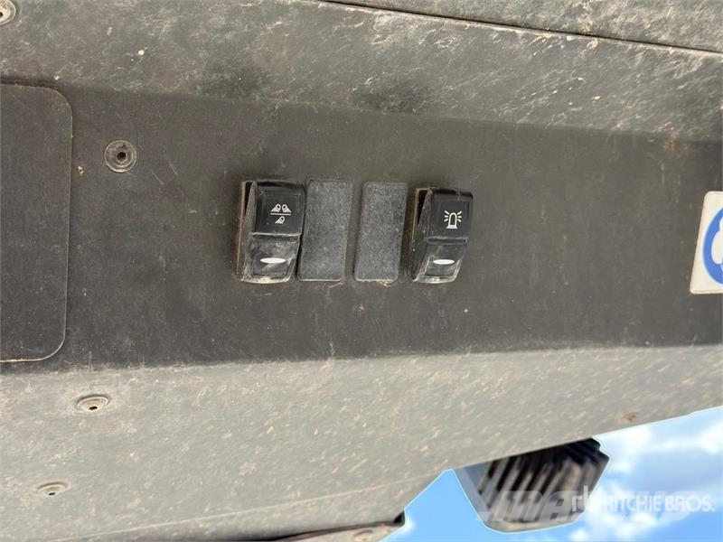 CASE SV211E Padfoot Drum Compactor Vieno būgno volai