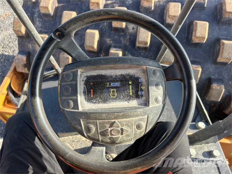 CASE SV211E Padfoot Drum Compactor Valjci sa jednim bubnjem