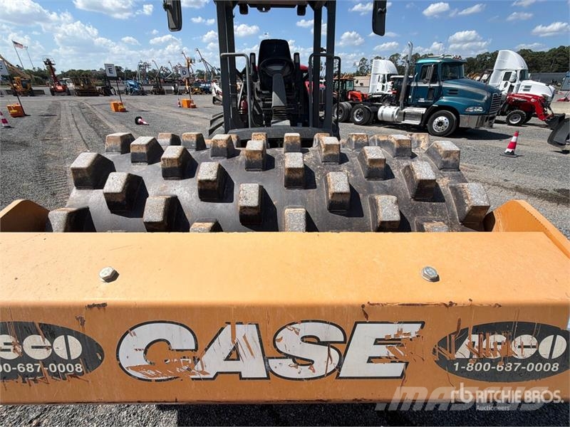 CASE SV211E Padfoot Drum Compactor Vieno būgno volai