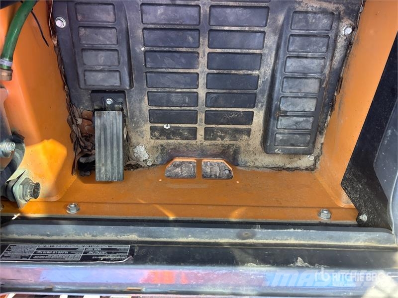 CASE TR270B Skid steer mini nakladalci