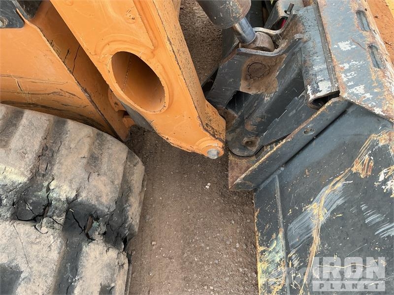 CASE TR340B Kompaktrakodók