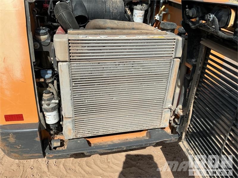 CASE TR340B Kompaktrakodók