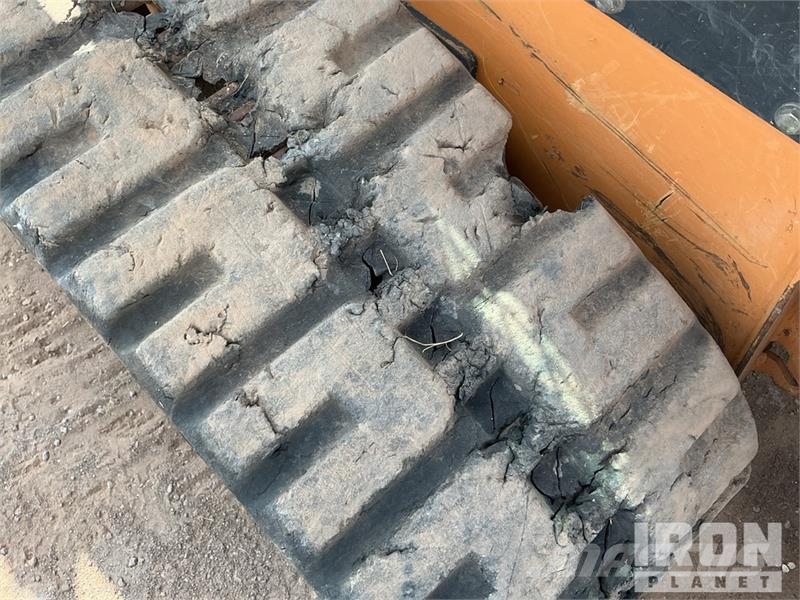 CASE TR340B Kompaktrakodók