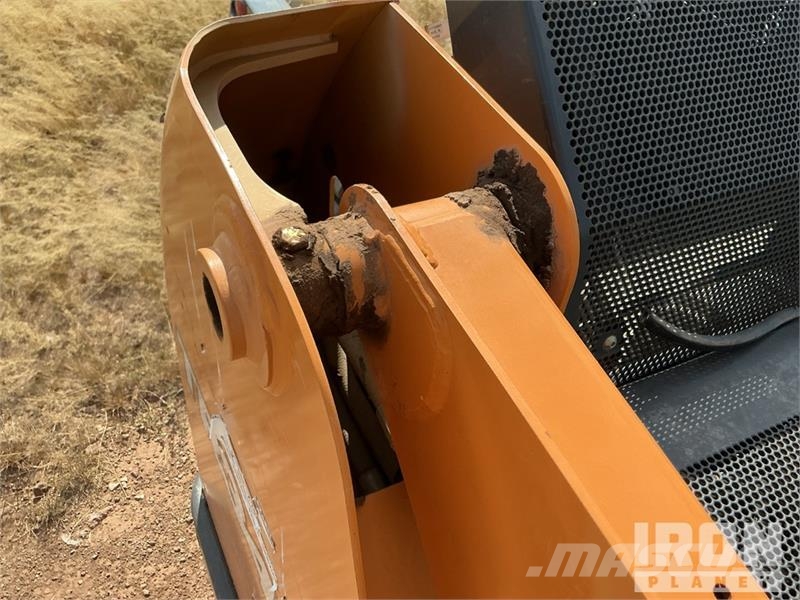 CASE TR340B Kompaktrakodók